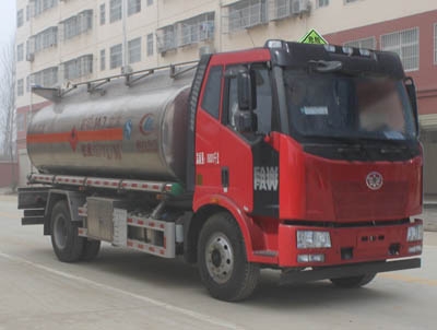 CLW5161GYYLC5型铝合金运油车